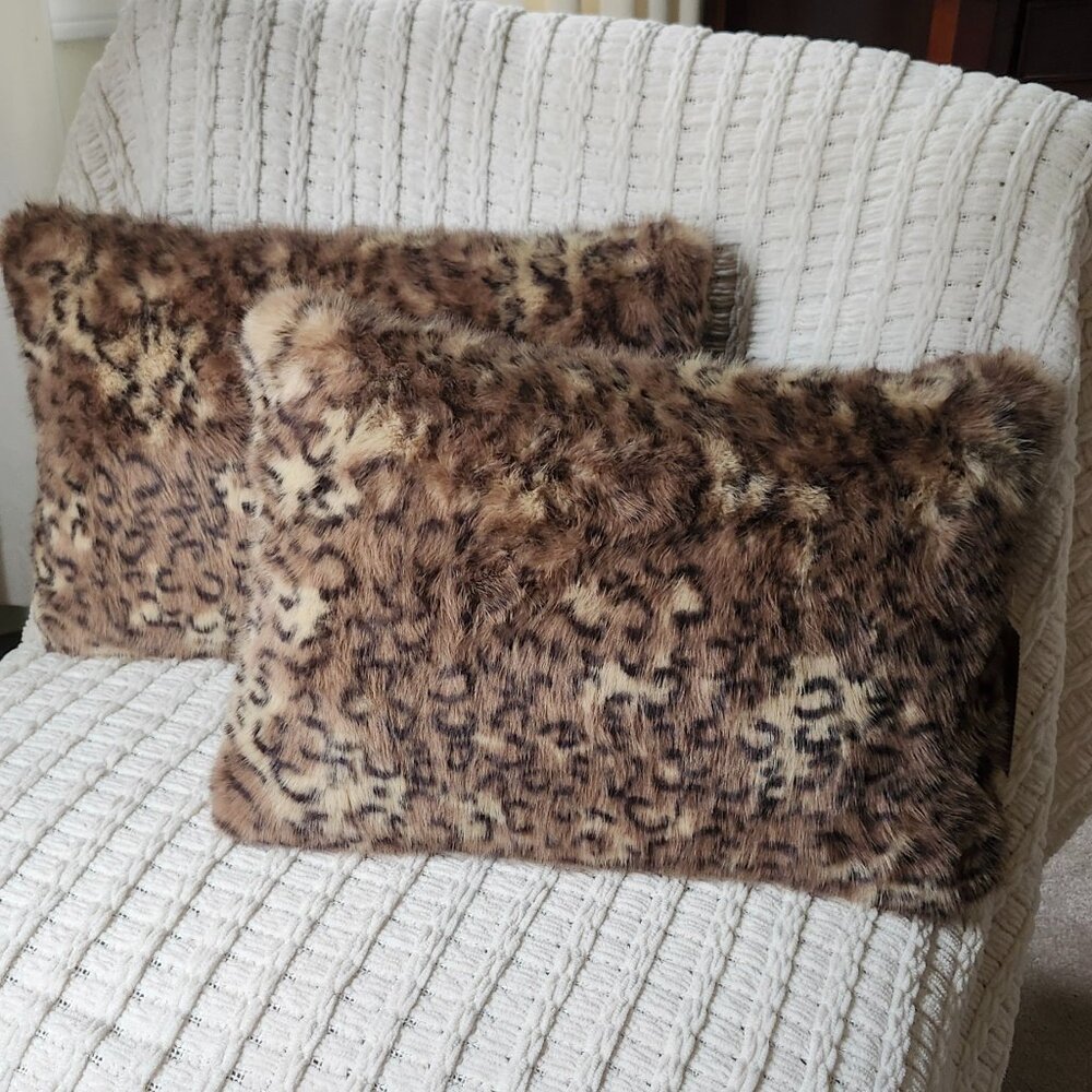 2 Leopard print faux fur throw pillows